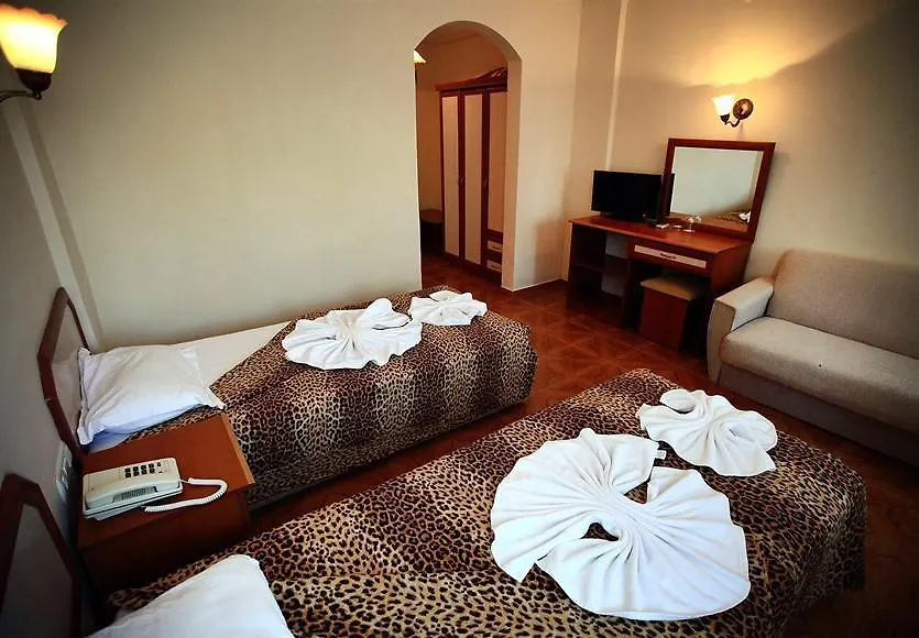 Parilti Otel Ortakent