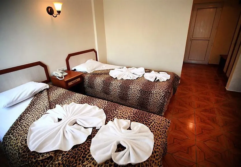 Parilti Otel Ortakent