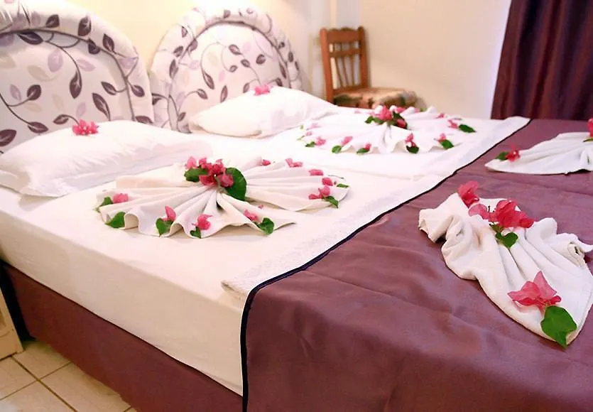 Parilti Otel Ortakent