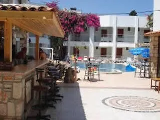 Parilti Otel Ortakent 2*,